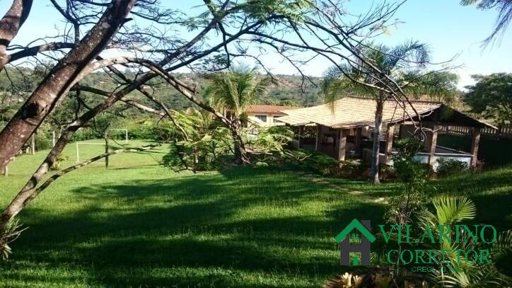 Fazenda à venda com 3 quartos, 600m² - Foto 1