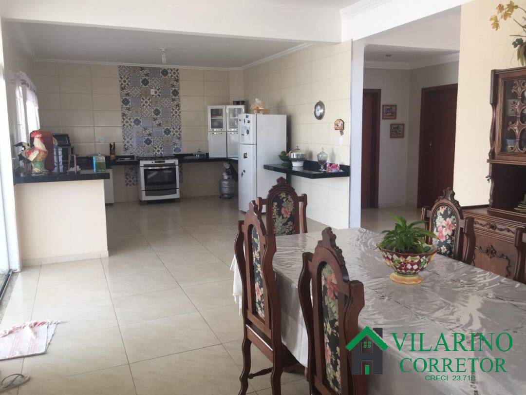 Casa à venda e aluguel com 4 quartos, 329m² - Foto 14