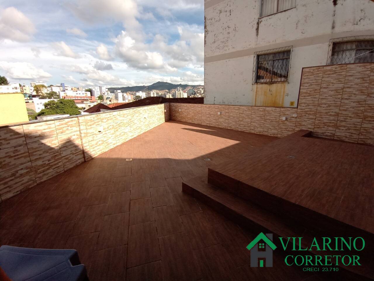 Casa à venda com 4 quartos, 226m² - Foto 4