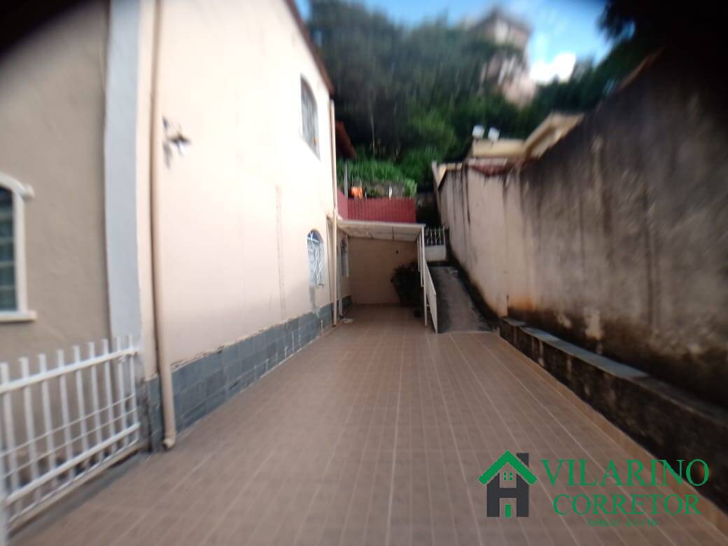 Casa à venda com 3 quartos, 180m² - Foto 4