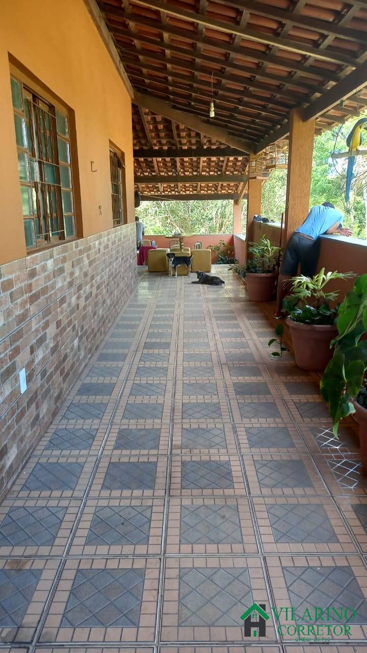 Fazenda à venda com 3 quartos, 180m² - Foto 2