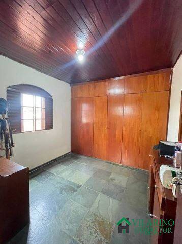 Casa à venda com 6 quartos, 275m² - Foto 15