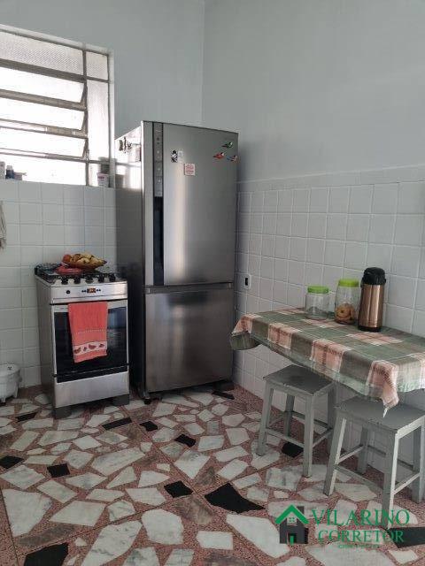 Casa à venda com 6 quartos, 300m² - Foto 18