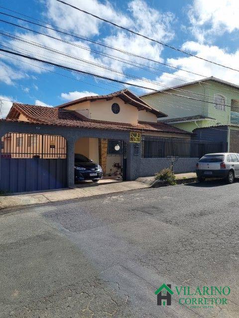 Casa à venda com 6 quartos, 300m² - Foto 2