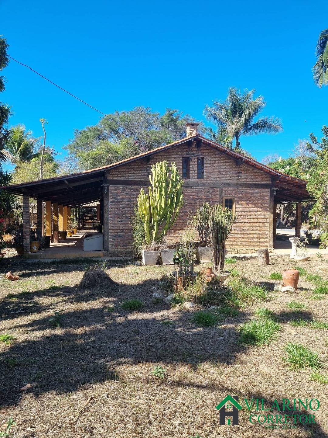 Fazenda à venda com 2 quartos, 400m² - Foto 1