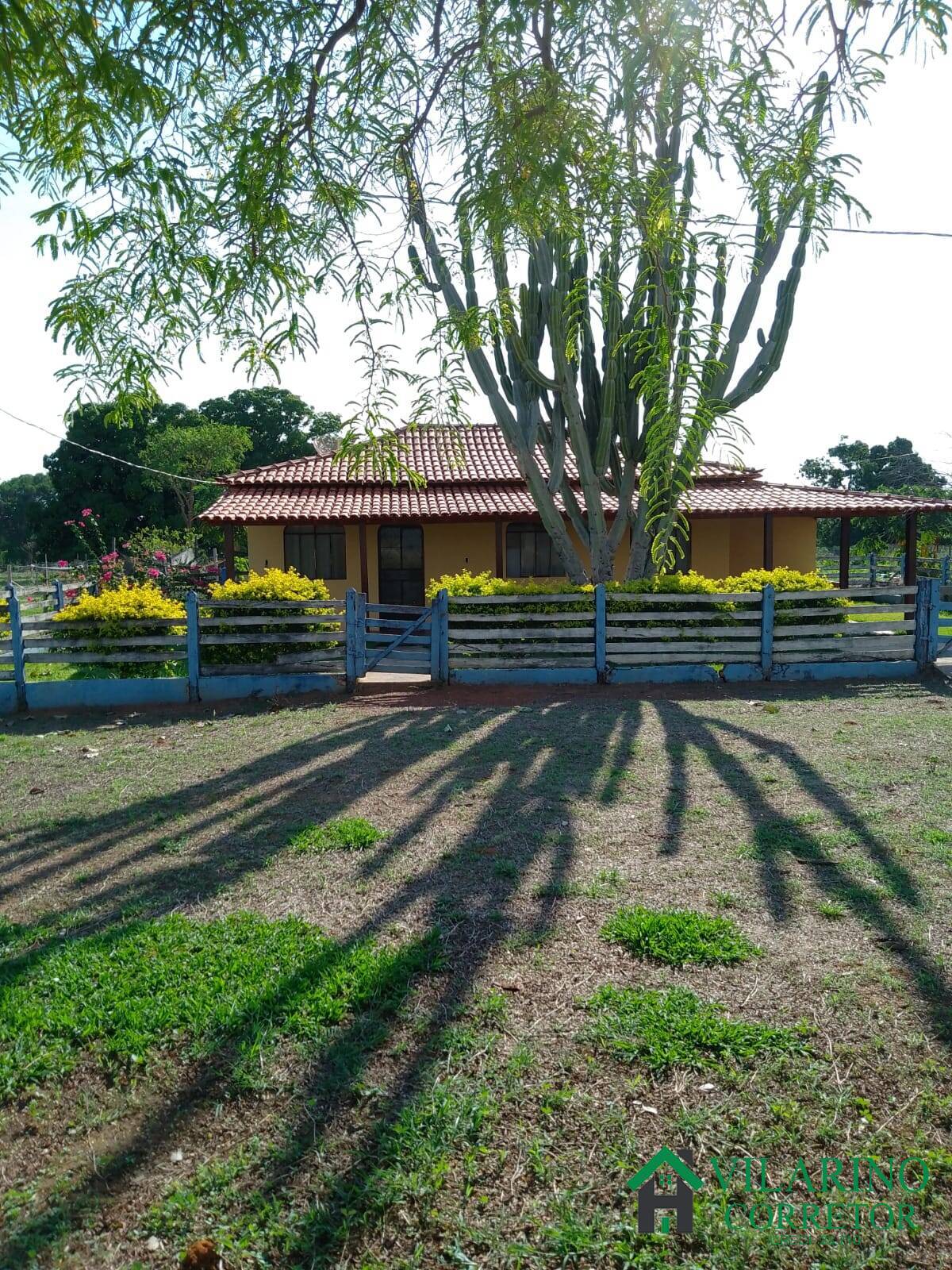 Fazenda à venda com 3 quartos, 200m² - Foto 1