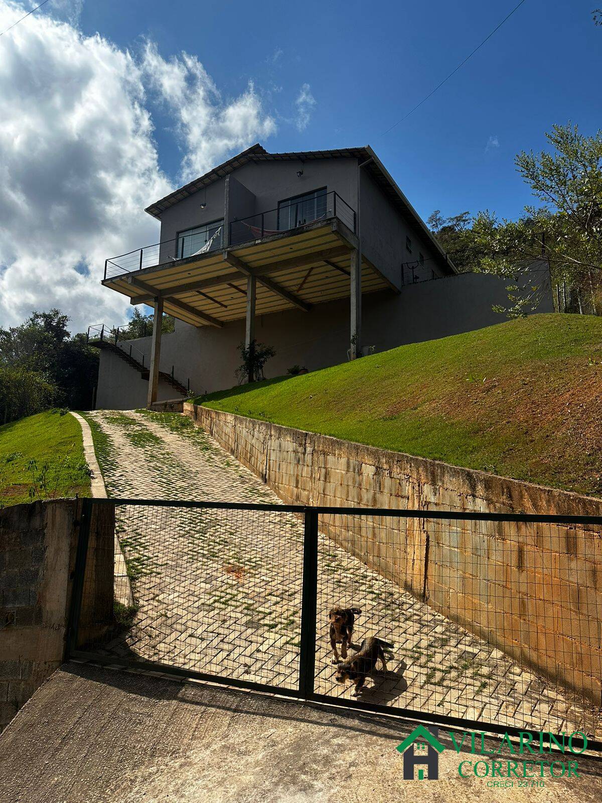 Casa de Condomínio à venda com 3 quartos, 201m² - Foto 1