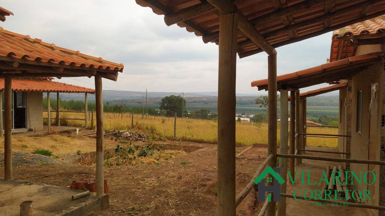 Fazenda à venda com 5 quartos, 200m² - Foto 2