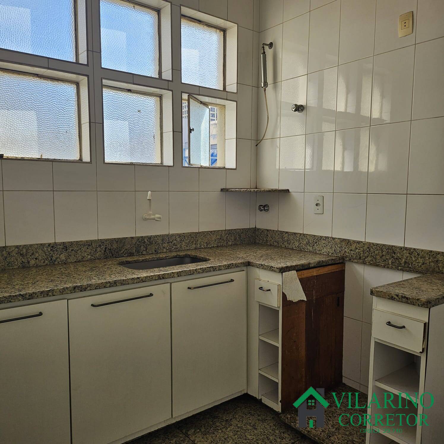 Apartamento para alugar com 3 quartos, 120m² - Foto 12